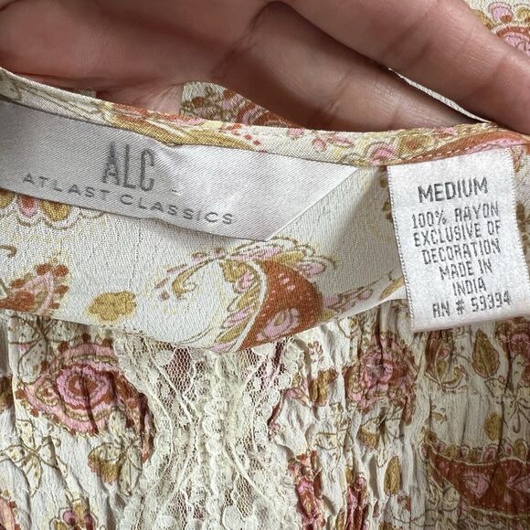 ALC At Last Classics Blouse Womens Medium Paisley Lace V Neck Tie Sleeve Y2k - Picture 3 of 9
